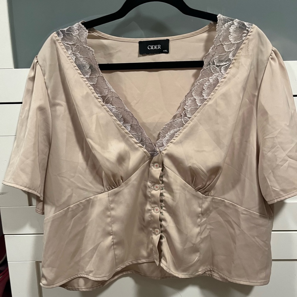 Cute cropped blouse